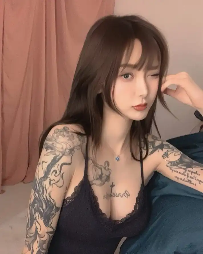 剧情日韩国产午夜伊人婷婷在线：国产剧迷的深夜追剧指南